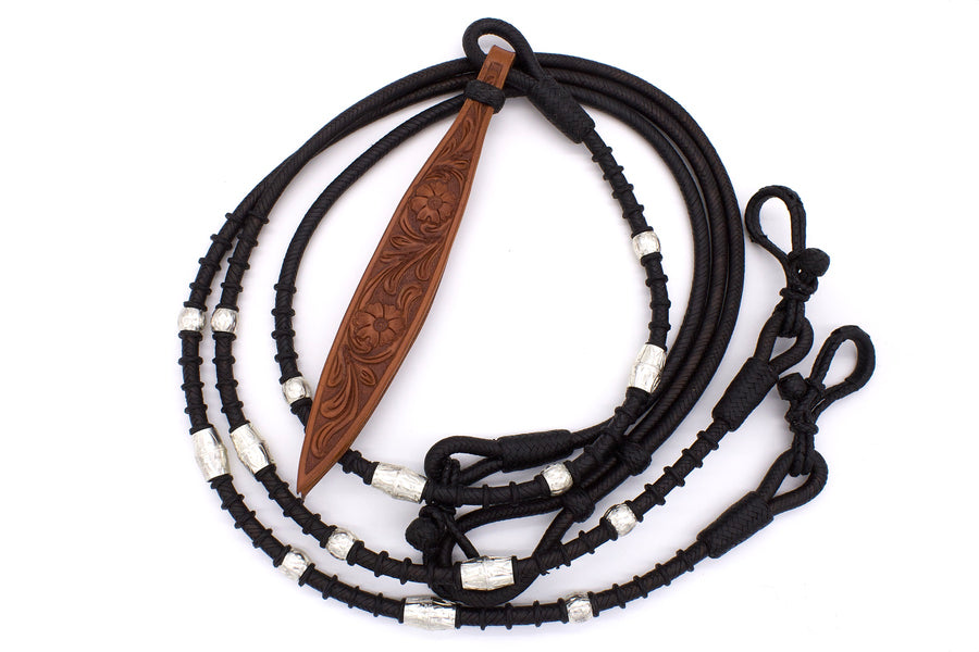 Rênes romal en cuir brut tressé noir, boutons argentés