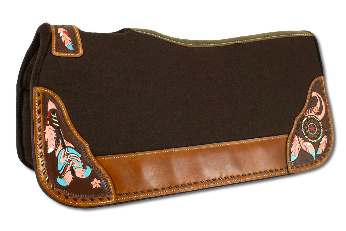 Tapis western en feutre marron, cuir estampé flèche, plume et capteur de rêves