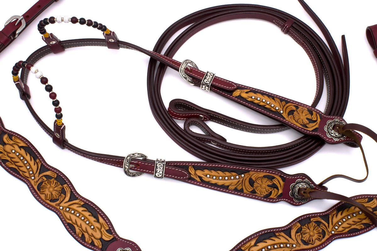 Ensemble western vintage rouge-brun, deux oreilles perlé, collier et rênes