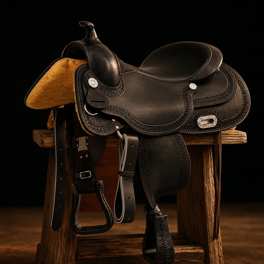 Selle de reining Pool's Big Skirt 2010 – vue d'ensemble (photo d'atelier)